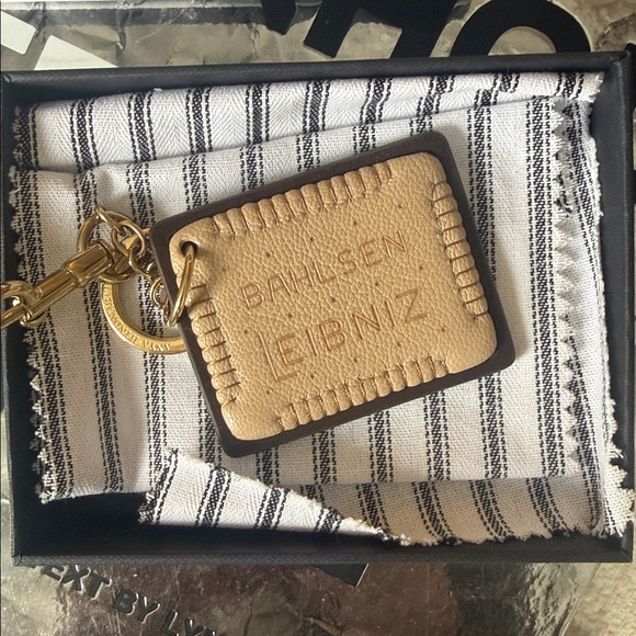 Biscuit Anya Hindmarch London Keychain - Picture 4 of 6